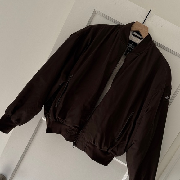 ALO Yoga Urbanite faux fur jacket - Picture 2 of 9